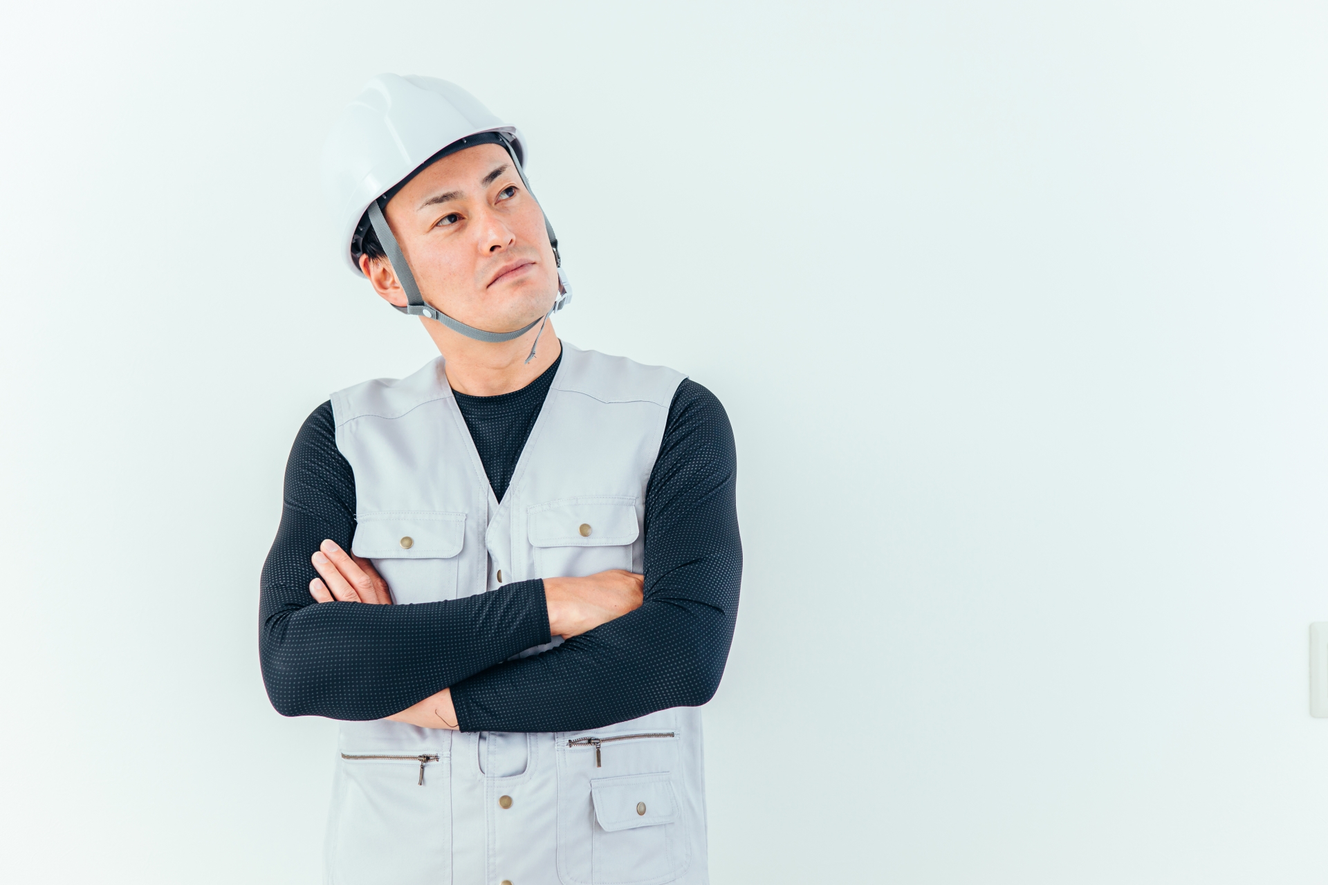 資金繰りに悩む男性経営者